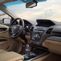 2013-rdx-interior-with-technology-package-and-parchment-interior-full-dash-p