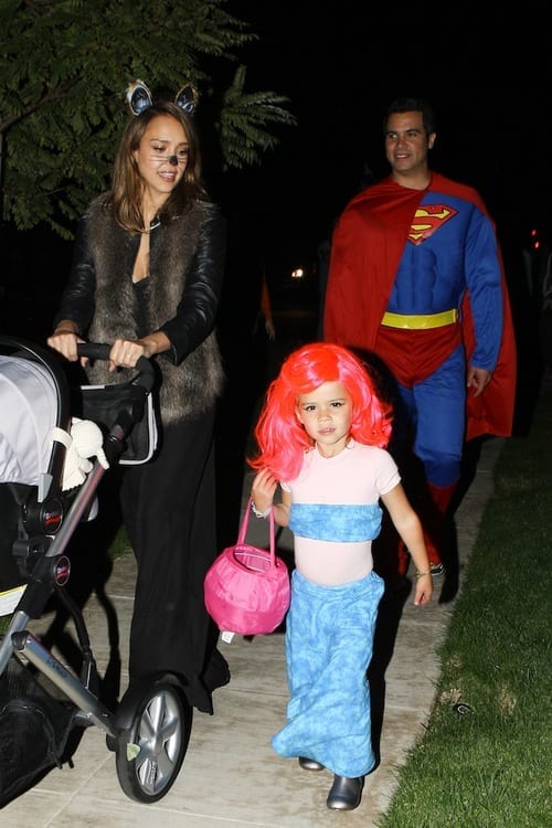 Jessica Alba and Cash Warren are Super Parents on Halloween