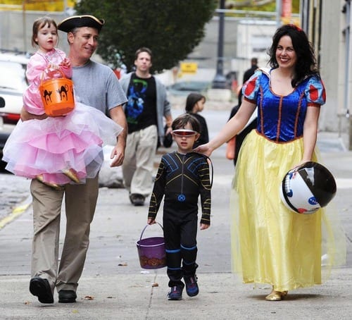 Jon Stewart takes the family out for some Halloween fun in New York
